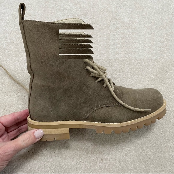 American Eagle Outfitters Vintage Women’s Suede Lace Up Boot - Picture 16 of 16